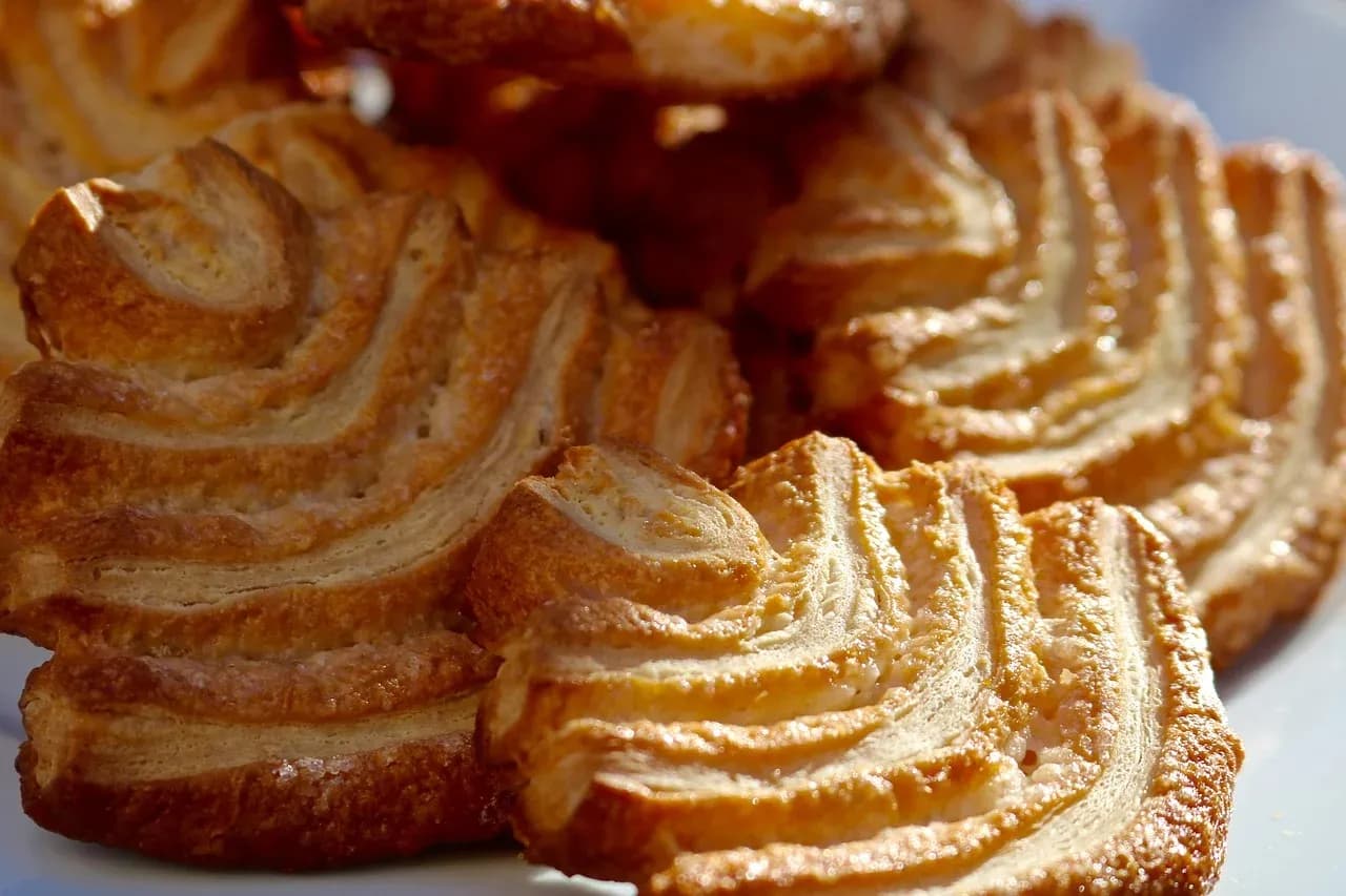 Czy ciasto francuskie jest dietetyczne? Sprawdź jego kalorie i zdrowie