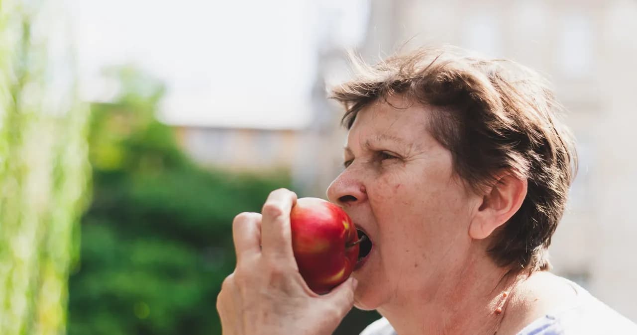 Ile jabłek dziennie przy odchudzaniu? Sprawdź, ile naprawdę warto jeść