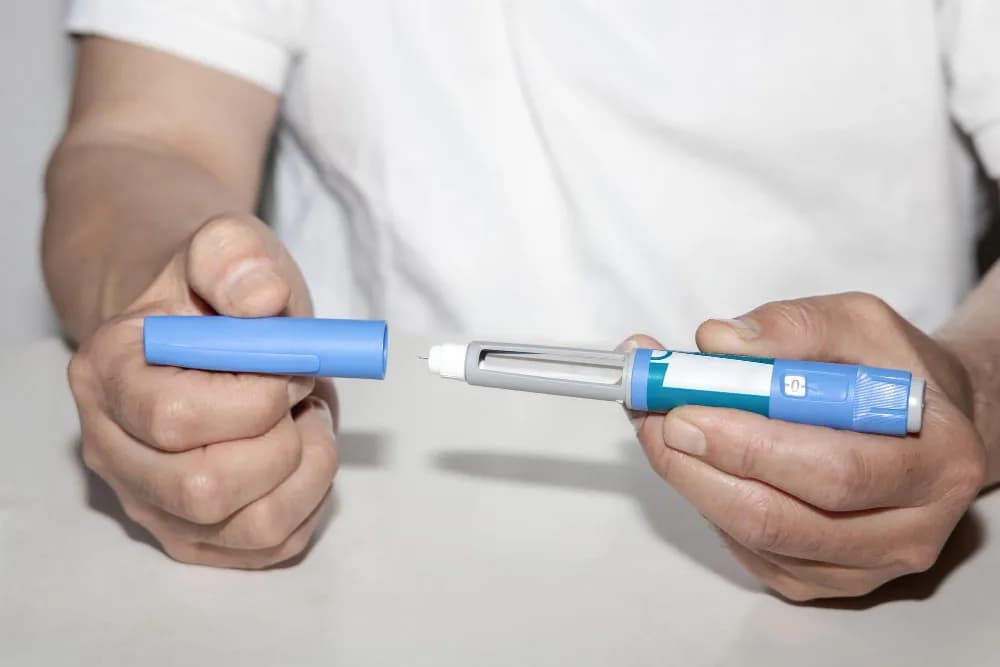 Ile kosztuje zastrzyk na odchudzanie? Poznaj ceny i refundację