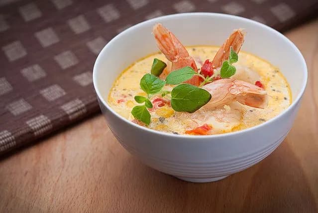 Czy zupy są dietetyczne? Odkryj, jak mogą wspierać odchudzanie