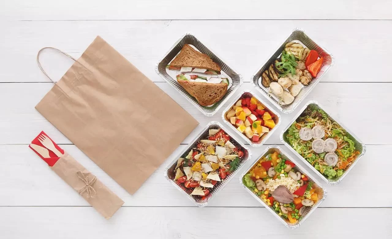 Czy catering dietetyczny się opłaca? Koszty, korzyści i mity do obalenia